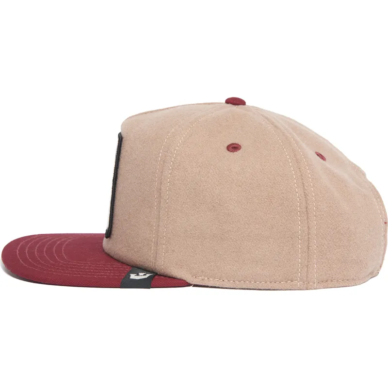 braune-und-rote-flache-snapback-kappe-pferd-stallion-free-rider-the-farm-flats-von-goorin-bros