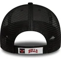 schwarze-verstellbare-9forty-home-field-trucker-kappe-der-chicago-bulls-nba-von-new-era