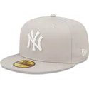 gorra-plana-beige-ajustada-59fifty-league-essential-de-new-york-yankees-mlb-de-new-era