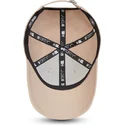 bezowa-czapka-z-zakrzywionym-daszkiem-regulowana-z-bezowym-logo-9forty-league-essential-new-york-yankees-mlb-od-new-era