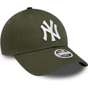 zielona-regulowana-czapka-z-daszkiem-dla-kobiet-9forty-league-essential-new-york-yankees-mlb-new-era
