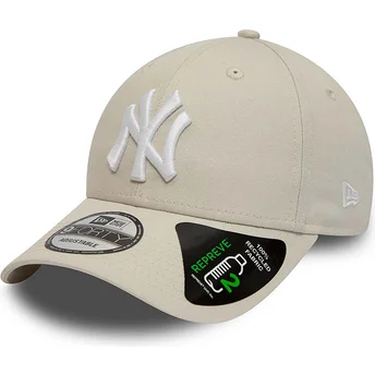 Cepur izliekta bēšs regulējama lente 9FORTY REPREVE League Essential no New York Yankees MLB no New Era