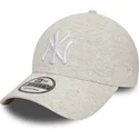 beige-verstellbare-curved-cap-9forty-jersey-essential-der-new-york-yankees-mlb-von-new-era