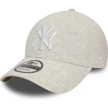 Gorra curva beige ajustable 9FORTY Jersey Essential de New York Yankees MLB de New Era