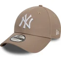 cap-izliekta-brown-adjustable-strap-claro-9forty-league-essential-no-new-york-yankees-mlb-no-new-era