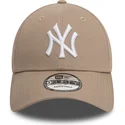 cepur-izliekta-bruns-regulejams-9forty-league-essential-no-new-york-yankees-mlb-no-new-era