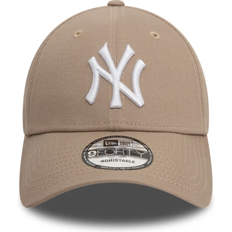 cap-izliekta-brown-adjustable-strap-claro-9forty-league-essential-no-new-york-yankees-mlb-no-new-era
