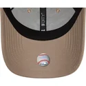 cap-izliekta-brown-adjustable-strap-claro-9forty-league-essential-no-new-york-yankees-mlb-no-new-era