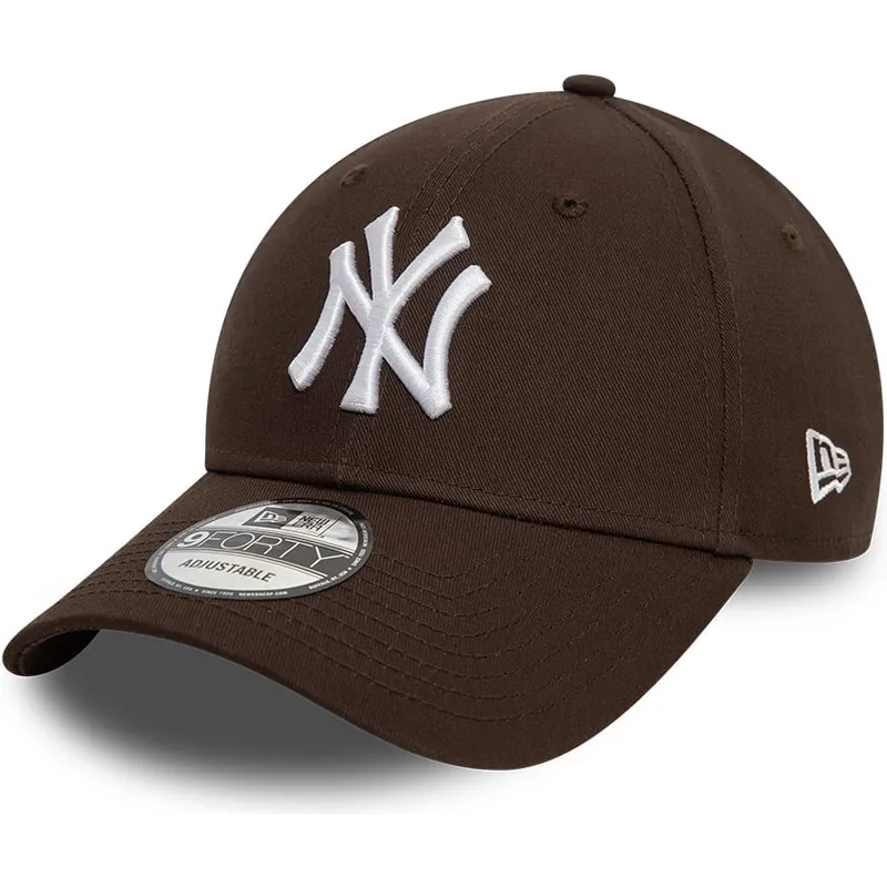 ciemnobrazowa-regulowana-czapka-z-daszkiem-9forty-league-essential-new-york-yankees-mlb-new-era