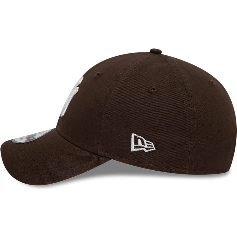 cepur-izliekta-bruns-regulejama-lente-9forty-league-essential-no-new-york-yankees-mlb-no-new-era