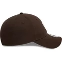 new-era-curved-brim-9forty-league-essential-new-york-yankees-mlb-dark-brown-adjustable-cap