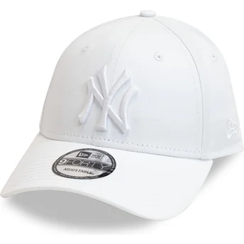 New Era 9FORTY League Essential verstellbare weiße Kappe mit gebogenem Schirm und weißem Logo der New York Yankees MLB