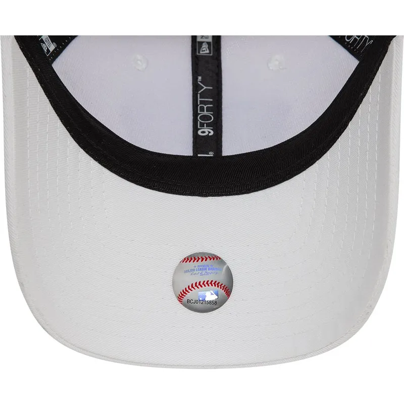 cap-izliekta-white-adjustable-strap-9forty-league-essential-no-los-angeles-dodgers-mlb-no-new-era