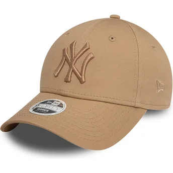 Cepur izliekta brūns regulējams 9FORTY League Essential no New York Yankees MLB no New Era