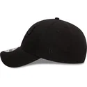 czarna-zakrzywiona-regulowana-czapka-z-czarnym-logo-9forty-essential-chicago-bulls-nba-marki-new-era