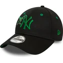 cepur-izliekta-melns-regulejams-berniem-9forty-graphic-no-new-york-yankees-mlb-no-new-era