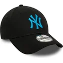 schwarze-verstellbare-kappe-mit-gebogenem-schirm-und-blauem-logo-9forty-league-essential-der-new-york-yankees-mlb-von-new-era