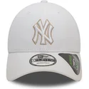 weisse-verstellbare-curved-cap-9forty-repreve-outline-der-new-york-yankees-mlb-von-new-era