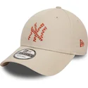 verstellbare-beige-9forty-seasonal-infill-kappe-mit-gebogenem-schirm-der-new-york-yankees-mlb-von-new-era