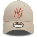 cap-izliekta-beige-adjustable-strap-9forty-seasonal-infill-no-new-york-yankees-mlb-no-new-era