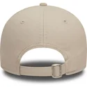 verstellbare-beige-9forty-seasonal-infill-kappe-mit-gebogenem-schirm-der-new-york-yankees-mlb-von-new-era