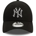 schwarze-verstellbare-curved-cap-9forty-seasonal-infill-der-new-york-yankees-mlb-von-new-era