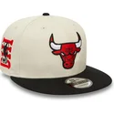 gorra-plana-beige-y-negra-snapback-9fifty-logo-de-chicago-bulls-nba-de-new-era