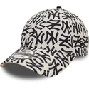 gebogene-beige-und-schwarze-verstellbare-kappe-9forty-monogram-von-new-york-yankees-mlb-von-new-era