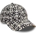 casquette-courbee-beige-et-noire-ajustable-9forty-monogram-new-york-yankees-mlb-new-era
