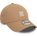 braune-verstellbare-curved-cap-9forty-von-new-era
