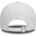 weisse-verstellbare-curved-cap-9forty-von-new-era
