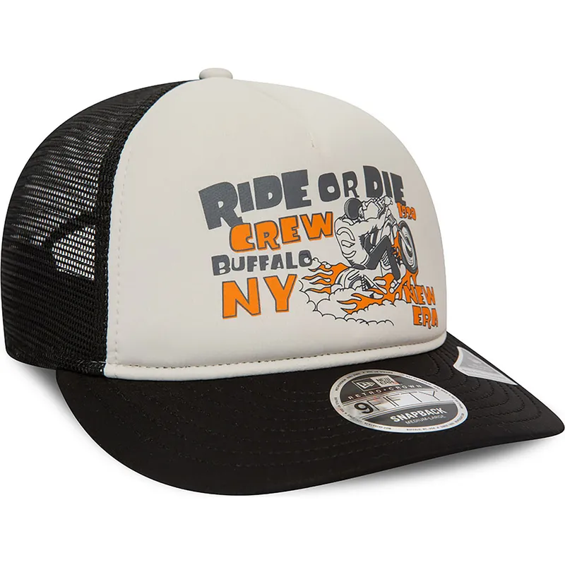 schwarze-und-weisse-trucker-kappe-american-ride-or-die-9fifty-retro-crown-a-frame-von-new-era