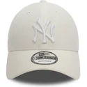 cepur-izliekta-balts-regulejams-9forty-linen-no-new-york-yankees-mlb-no-new-era