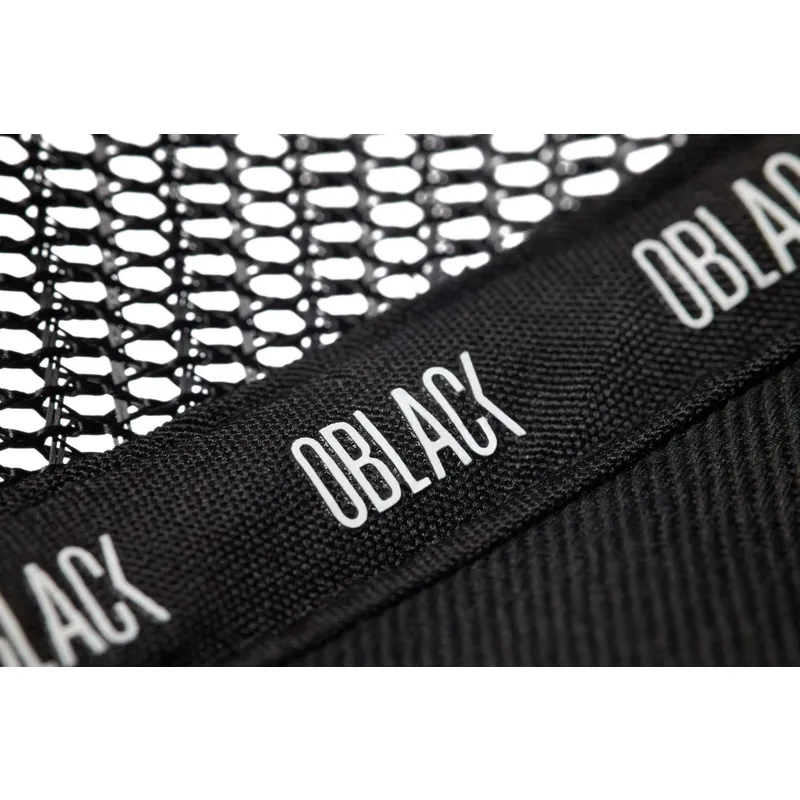 vit-svart-och-bla-trucker-keps-classic-fran-oblack