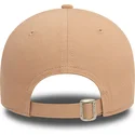 beige-verstellbare-curved-cap-9forty-essential-von-new-era