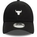 cepur-izliekta-melns-regulejams-9forty-metallic-pin-no-chicago-bulls-nba-no-new-era