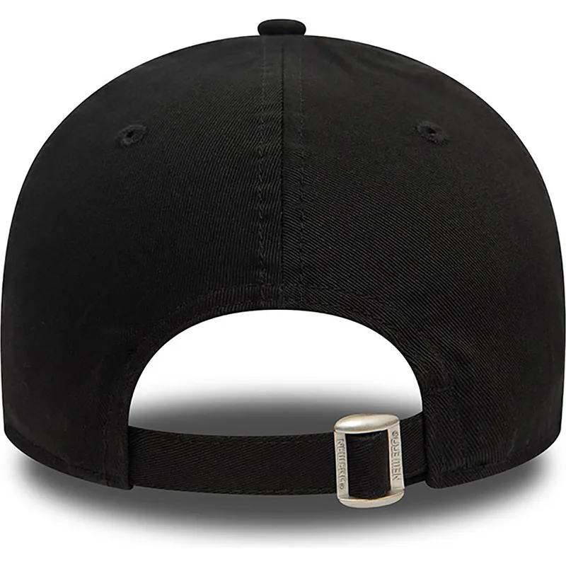 cepur-izliekta-melns-regulejams-9forty-metallic-pin-no-chicago-bulls-nba-no-new-era