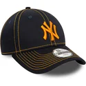 marineblaue-gebogene-verstellbare-kappe-mit-orangefarbenem-logo-fur-kinder-9forty-stitch-der-new-york-yankees-mlb-von-new-era