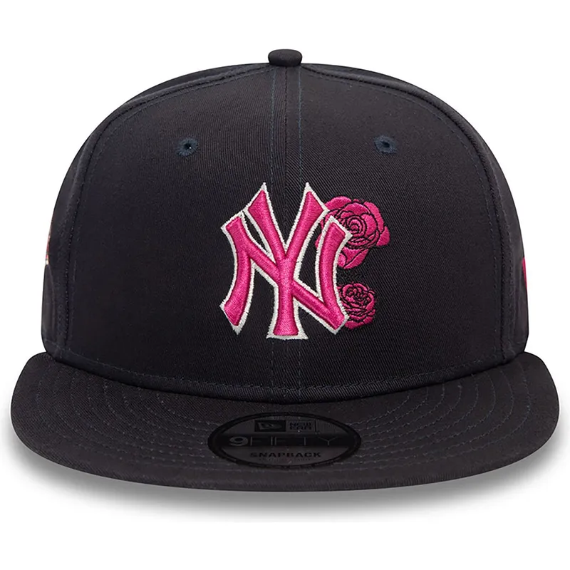 gorra-plana-azul-marino-snapback-con-logo-rosa-9fifty-seasonal-flower-de-new-york-yankees-mlb-de-new-era