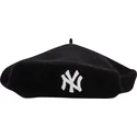 czarna-damska-welniana-beretka-new-york-yankees-mlb-od-new-era