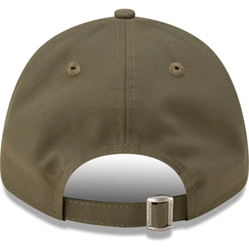 grune-verstellbare-curved-cap-9forty-repreve-wordmark-von-red-bull-racing-formula-1-von-new-era