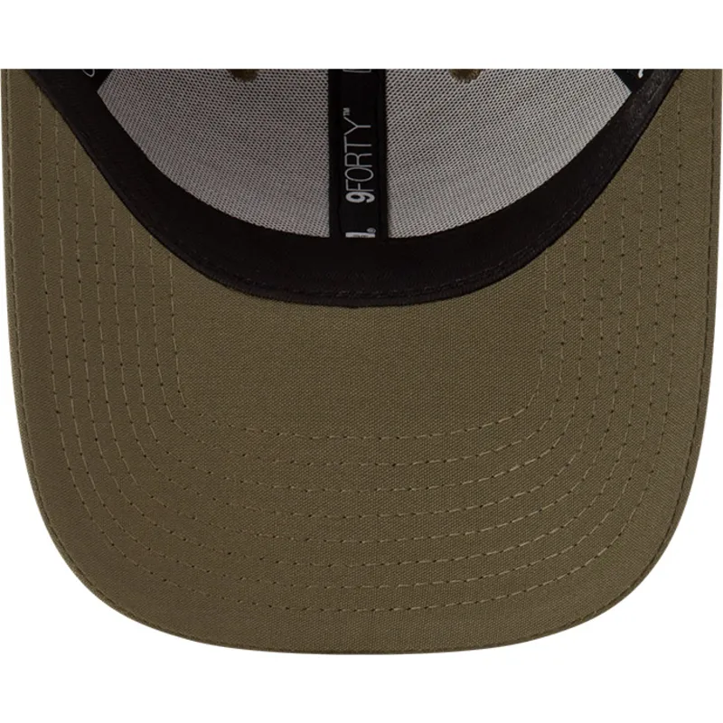 gron-bojd-justerbar-keps-9forty-repreve-wordmark-fran-red-bull-racing-formula-1-av-new-era