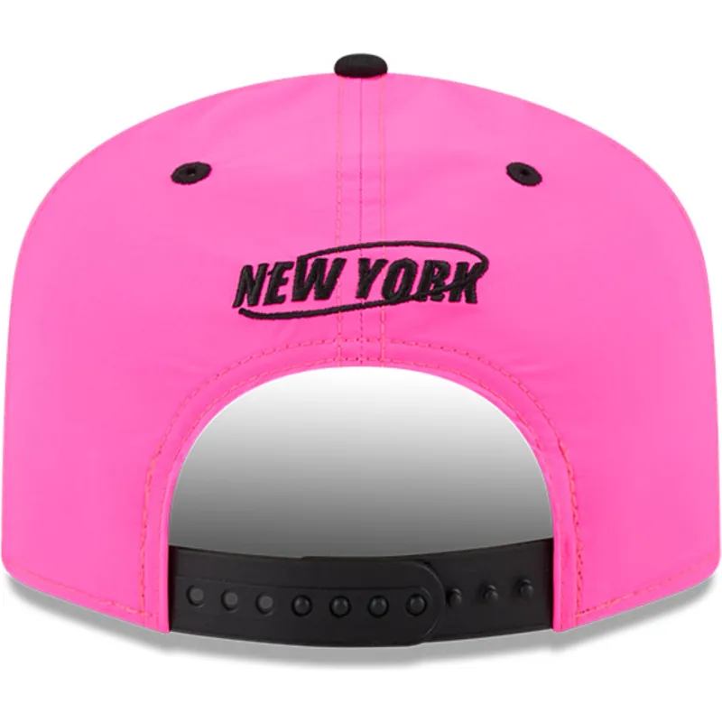 gorra-curva-rosa-y-negra-snapback-golfer-chrome-logo-de-new-york-yankees-mlb-de-new-era