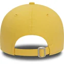 gelbe-gebogene-verstellbare-9forty-essential-kappe-von-new-era