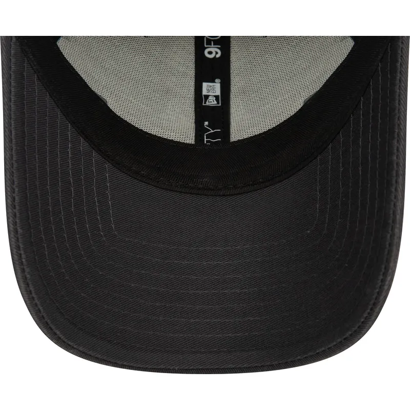 graue-verstellbare-curved-cap-9forty-pin-von-new-era