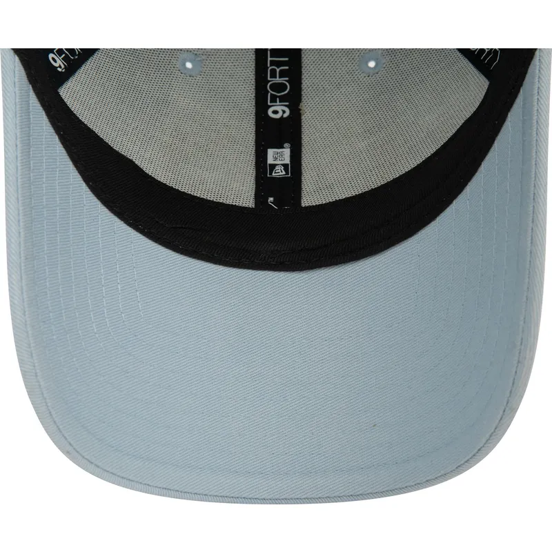 hellblaue-verstellbare-curved-cap-9forty-pin-von-new-era