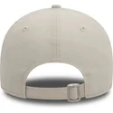 gorra-curva-beige-ajustable-con-logo-violeta-9forty-repreve-mini-logo-de-new-york-yankees-mlb-de-new-era