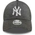 czarna-zakrzywiona-regulowana-czapka-damska-9forty-glitter-new-york-yankees-mlb-od-new-era