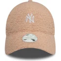 verstellbare-rosa-gebogene-kappe-fur-damen-9forty-borg-der-new-york-yankees-mlb-von-new-era