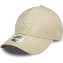 new-era-curved-brim-women-9forty-midi-pu-new-york-yankees-mlb-beige-adjustable-cap-with-beige-logo